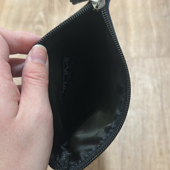 TUMI x DELTA | Navy Cosmetic Amenities Pouch - Picture 5 of 5